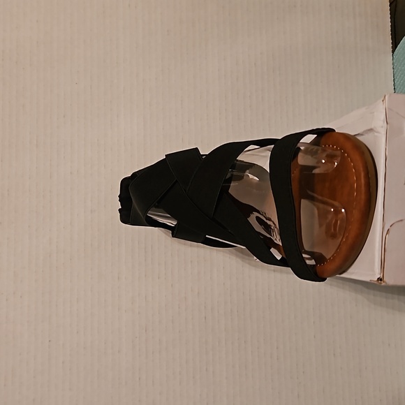 Dream Pairs Black Gladiator Sandals - Picture 2 of 8